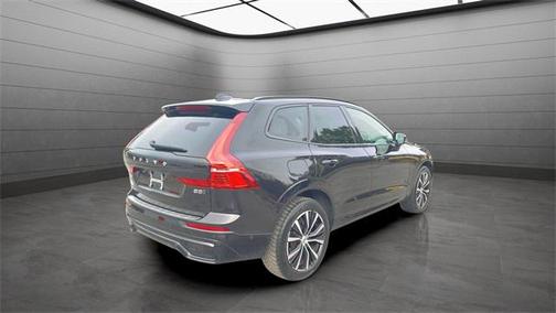 2023 Volvo XC60 Plus Dark Theme
