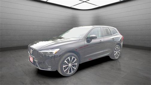 2023 Volvo XC60 Plus Dark Theme