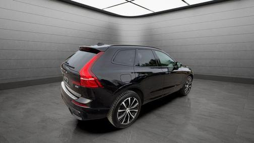 2023 Volvo XC60 Plus Dark Theme