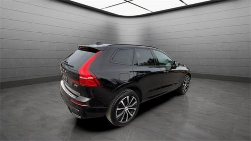 2023 Volvo XC60 Plus Dark Theme