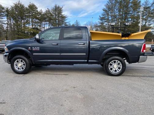2018 RAM 3500 Laramie Crew Cab 4x4 6'4' Box