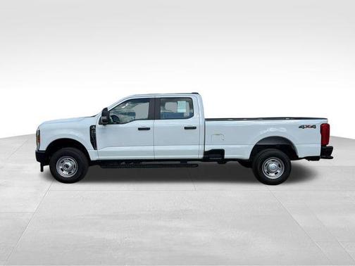 Oxford White 2024 Ford F-250 XL