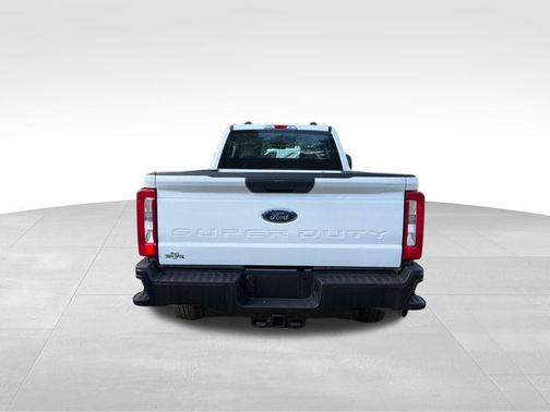 Oxford White 2024 Ford F-250 XL