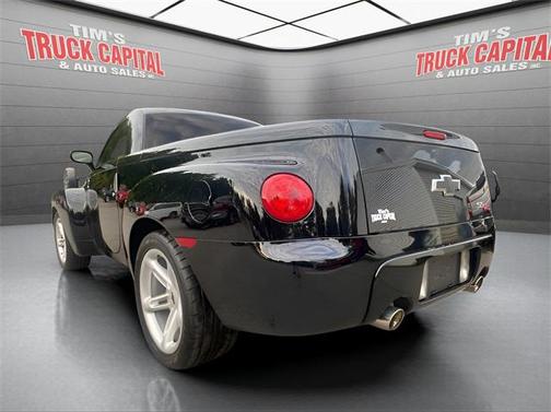 2004 Chevrolet SSR Base