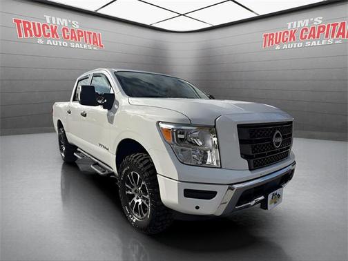 2024 Nissan Titan SV