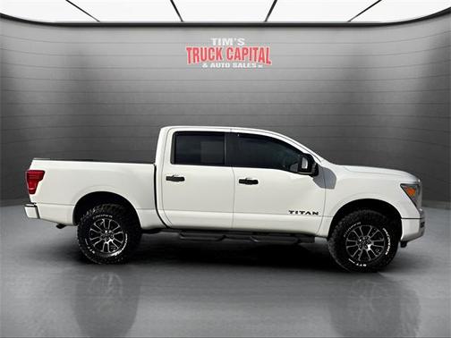 2024 Nissan Titan SV