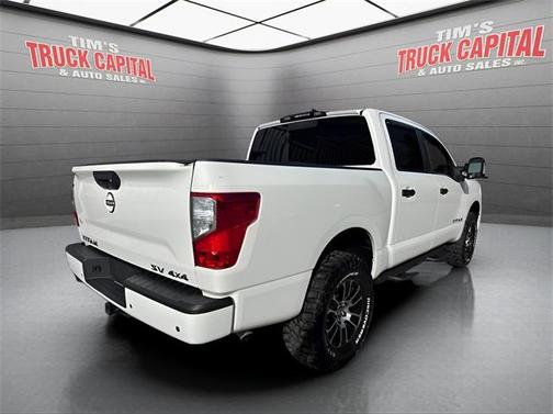 2024 Nissan Titan SV