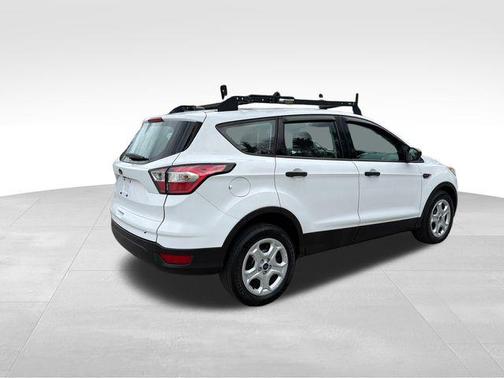 Oxford White 2017 Ford Escape S