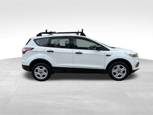 Oxford White 2017 Ford Escape S