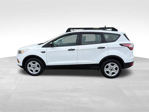 Oxford White 2017 Ford Escape S