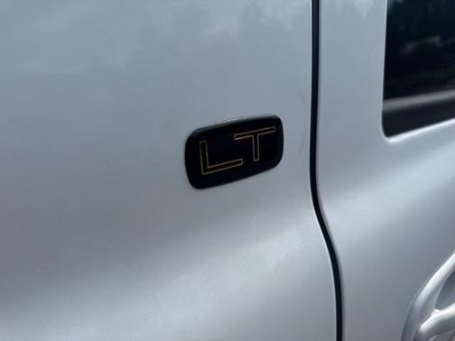 2005 Chevrolet Suburban 1500 LT