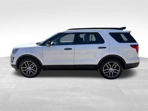 White Platinum Clearcoat Metallic 2017 Ford Explorer sport