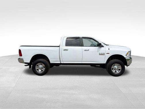 Bright White Clearcoat 2017 RAM 2500 SLT Crew Cab 4x4 6'4' Box