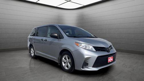 2020 Toyota Sienna SE