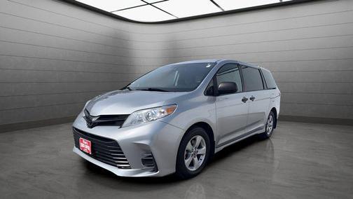 2020 Toyota Sienna SE
