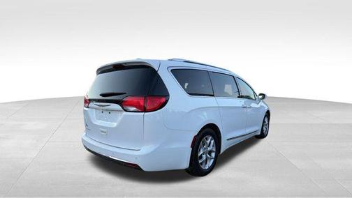 2018 Chrysler Pacifica Touring-L