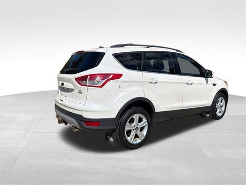 White Platinum 2013 Ford Escape SE