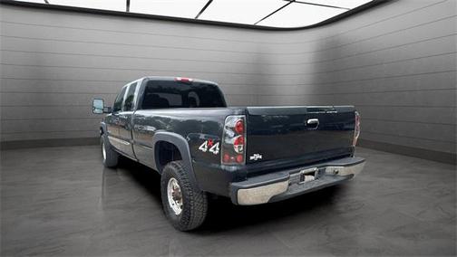 2004 GMC Sierra 2500 SLE H/D Extended Cab