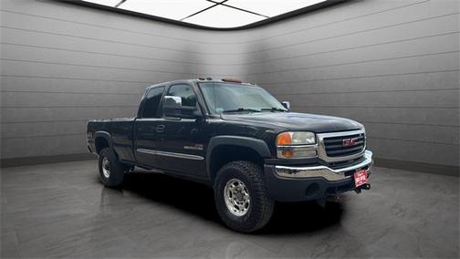 2004 GMC Sierra 2500 SLE H/D Extended Cab