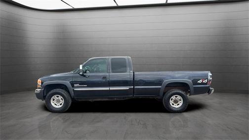 2004 GMC Sierra 2500 SLE H/D Extended Cab