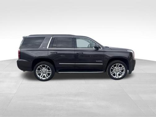 Iridium Metallic 2017 GMC Yukon SLT