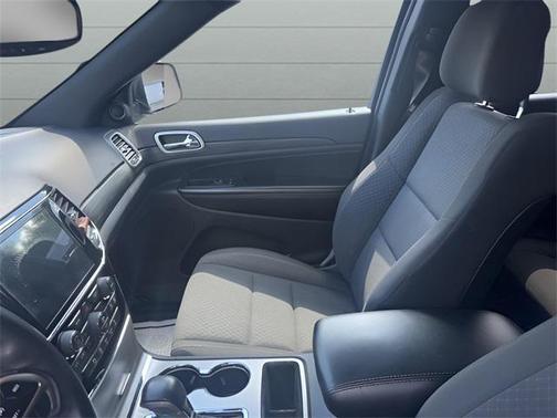 2019 Jeep Grand Cherokee Laredo