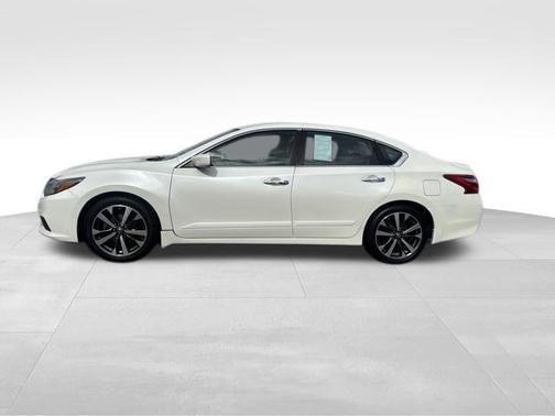 2016 Nissan Altima 2.5 SR