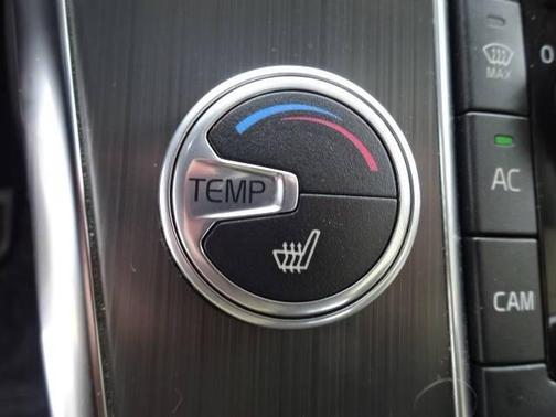 2016 Volvo XC60 T6 Drive-E R-Design Platinum