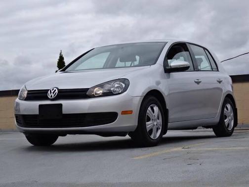 2010 Volkswagen Golf 4-Door