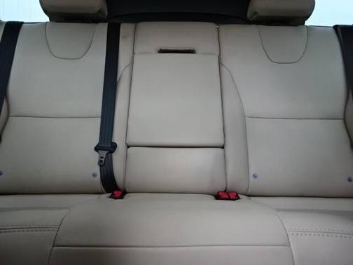 2016 Volvo XC60 T6 Drive-E