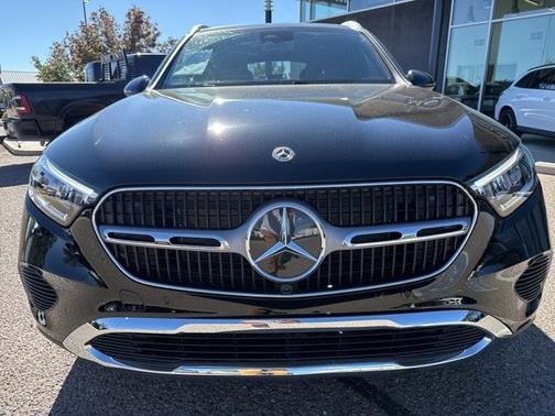 2025 Mercedes-Benz GLC 300