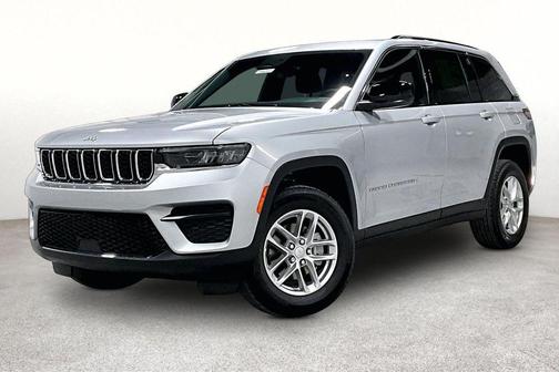 Silver Zynith 2026 Jeep Grand Cherokee Altitude