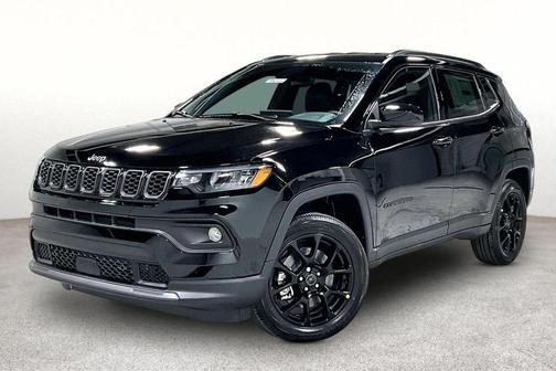 Diamond Black Crystal Pearlcoat 2026 Jeep Compass Latitude