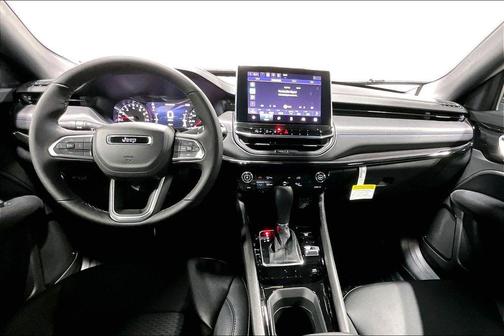 Diamond Black Crystal Pearlcoat 2026 Jeep Compass Latitude