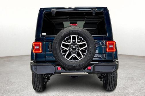 Fathom Blue Pearlcoat 2025 Jeep Wrangler 4-Door Sahara 4x4