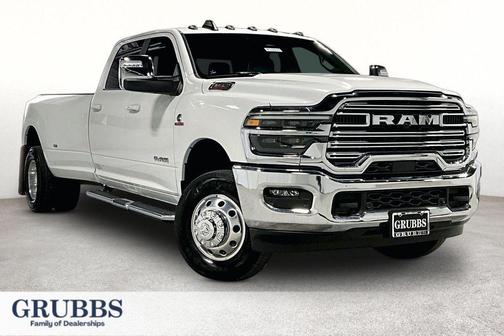 Bright White Clearcoat 2026 RAM 3500 Laramie Crew Cab 4x4 8' Box
