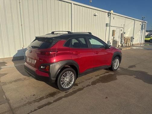 2021 Hyundai KONA SEL