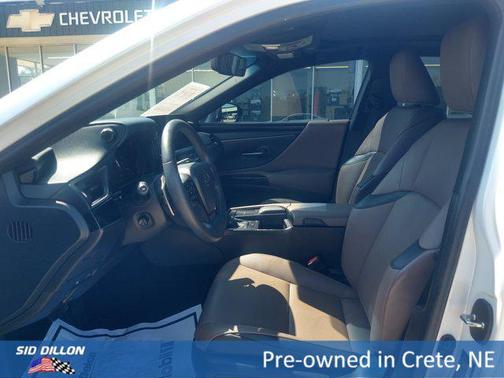 2022 Lexus ES 350 Base