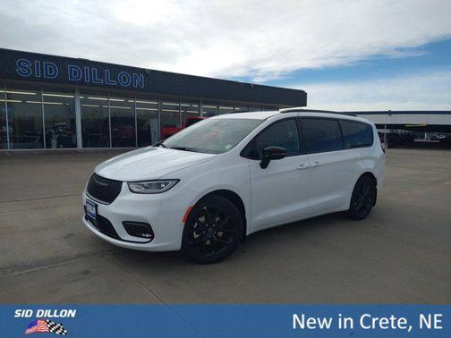 2026 Chrysler Pacifica L