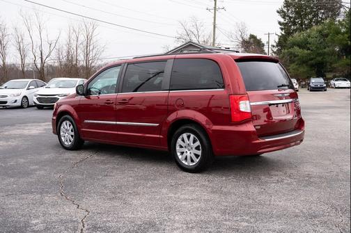 2016 Chrysler Town & Country Touring