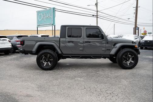 2022 Jeep Gladiator Sport S