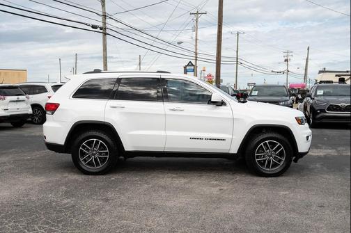 2020 Jeep Grand Cherokee Laredo