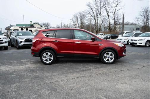 Maroon 2013 Ford Escape SE