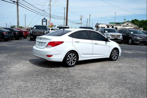 2017 Hyundai Accent Value Edition