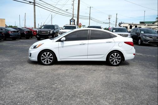2017 Hyundai Accent Value Edition