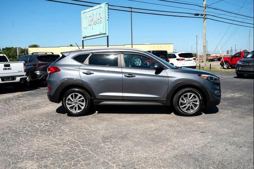 2016 Hyundai TUCSON SE