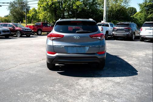 2016 Hyundai TUCSON SE