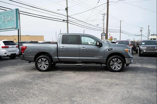 2017 Nissan Titan SL