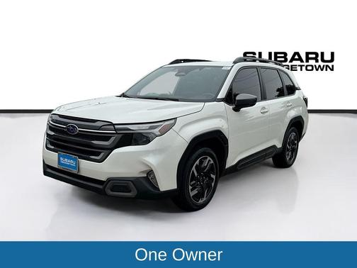 Crystal White Pearl 2025 Subaru Forester Limited