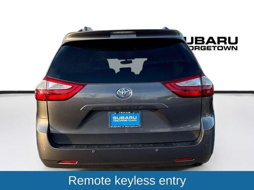 2017 Toyota Sienna XLE Premium